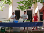 Preparazione del buffet a Villa Marina