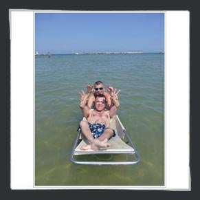 Bagno in mare con carrozzina per le vostre vacanze accessibili