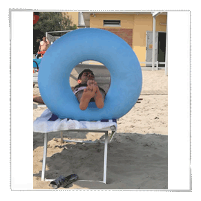 Spiaggia accessibile con ausili per i disabili
