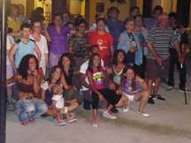 Foto di gruppo alla sera nel giardino di Villa Marina