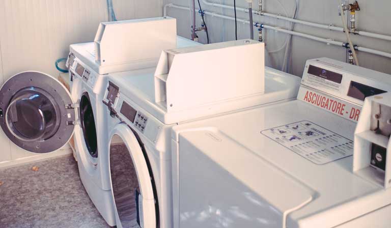 Lavatrici ed asciugatrici ad uso degli ospiti di Villa Marina